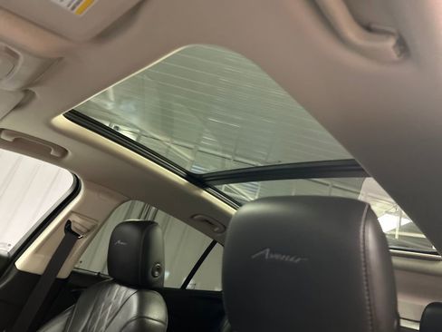 Used 2023 Buick Envision Avenir AWD/4WD image 23