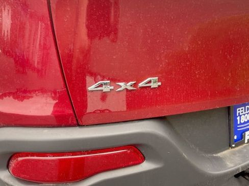 Used 2017 Jeep Cherokee Latitude w/ Cold Weather Group AWD/4WD image 21