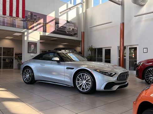 Used 2023 Mercedes-Benz SL 43 AMG w/ Driver Assistance Package image 59