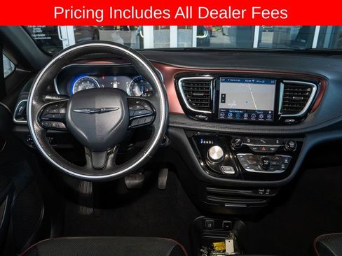 Used 2020 Chrysler Pacifica Limited FWD image 8