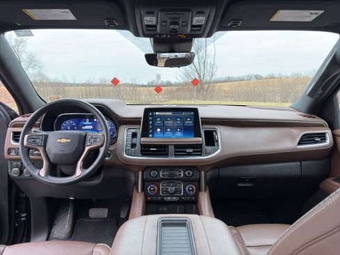 Used 2023 Chevrolet Suburban High Country image 23