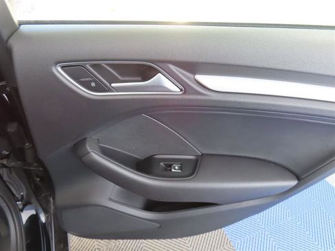 Used 2018 Audi A3 2.0T Premium image 31