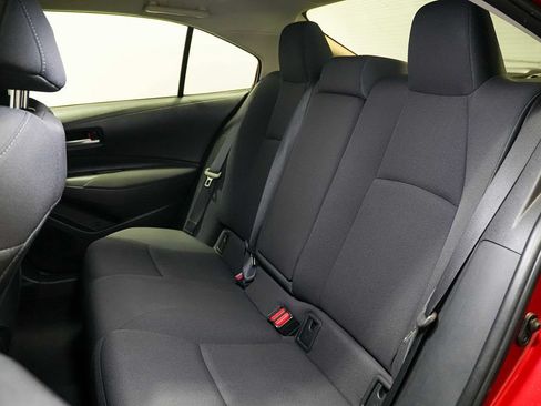 Used 2021 Toyota Corolla LE FWD image 18