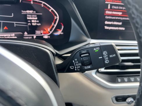 Used 2019 BMW X7 xDrive50i w/ Dynamic Handling Package image 23