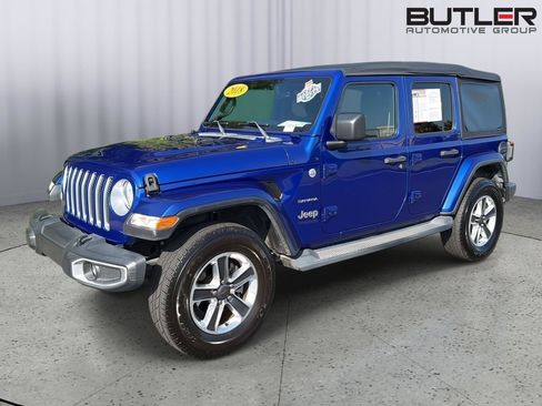 Used 2018 Jeep Wrangler Unlimited Sahara AWD/4WD image 2