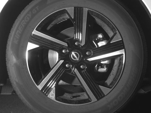Used 2025 Nissan Sentra SV FWD image 13