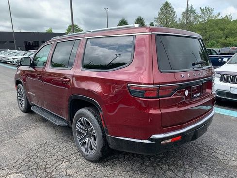 Used 2024 Jeep Wagoneer Series II w/ Flexible Seating Group AWD/4WD image 3