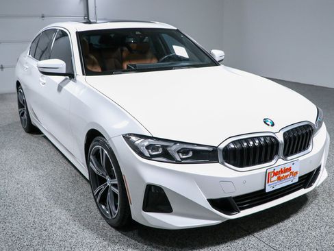 Used 2024 BMW 330i Sedan w/ Premium Package RWD image 5