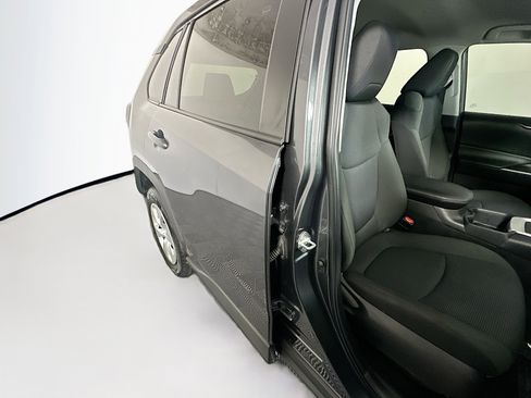 Used 2022 Toyota RAV4 LE image 27