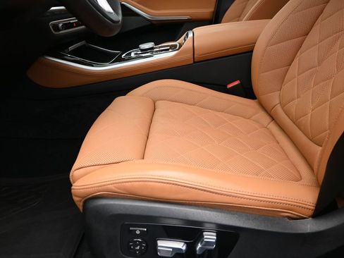 Used 2025 BMW X5 sDrive40i w/ Climate Comfort Package RWD image 13