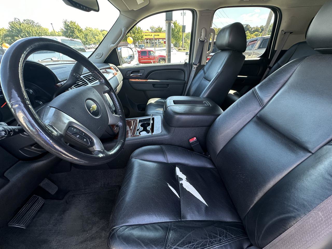 Used 2012 Chevrolet Tahoe LTZ AWD/4WD image 13