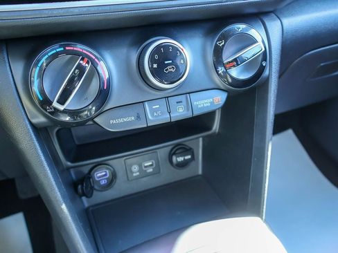 Used 2021 Hyundai Kona SE w/ Cargo Package image 14