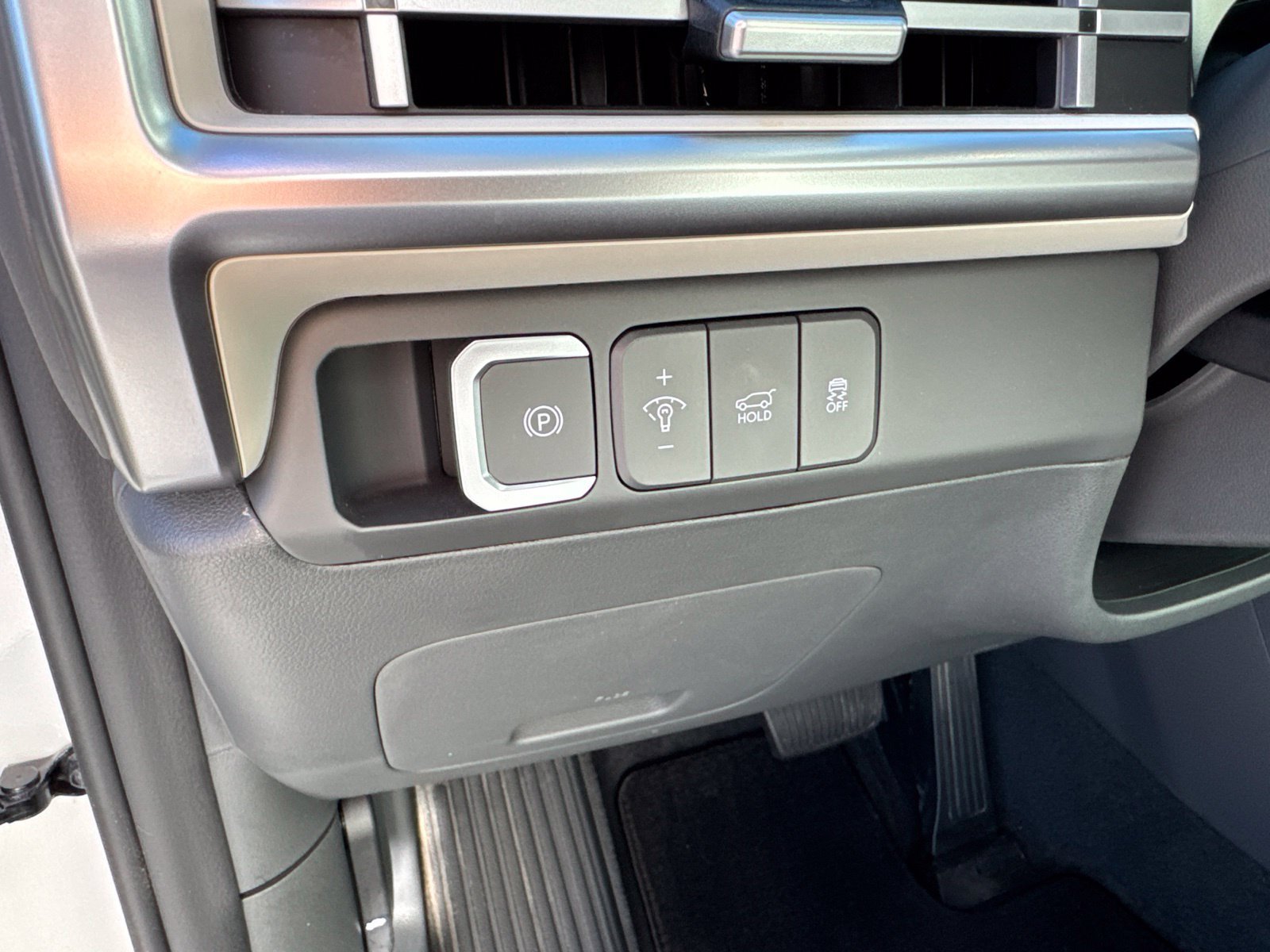 Used 2025 Hyundai Santa Fe SE FWD image 21