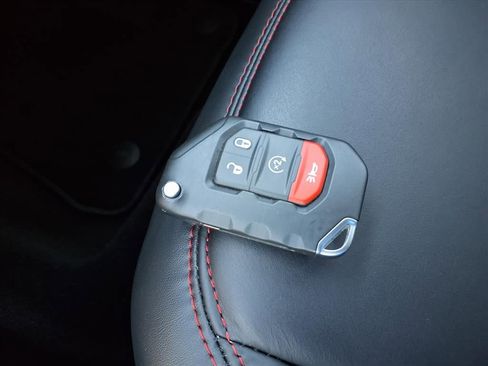 Certified 2025 Jeep Wrangler Unlimited Rubicon image 17