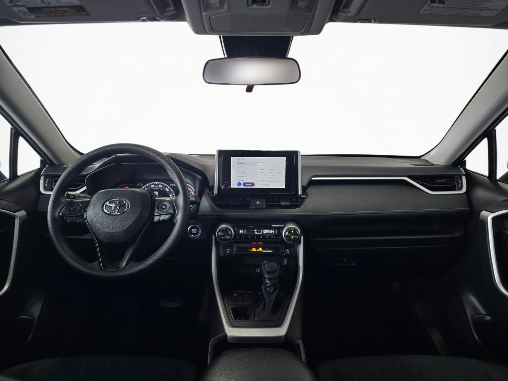 Used 2025 Toyota RAV4 XLE AWD/4WD image 32