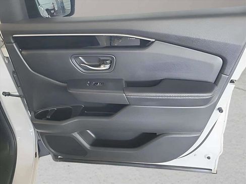 Used 2024 Honda Pilot Touring image 39