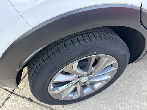 Used 2023 Buick Encore GX Essence w/ Experience Buick Package image 9