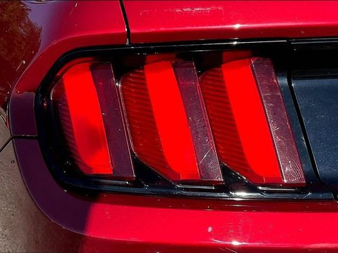 Used 2017 Ford Mustang Premium RWD image 22