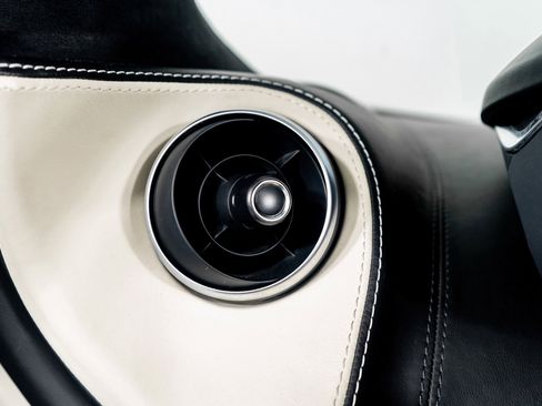 Used 2019 McLaren 570S Spider image 47