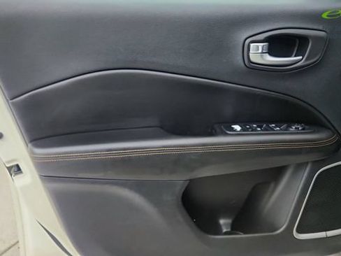 Used 2019 Jeep Compass Limited FWD image 36