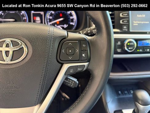 Used 2017 Toyota Highlander Limited AWD/4WD image 18