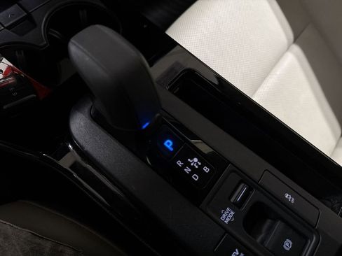 Used 2024 Toyota Prius XLE image 17