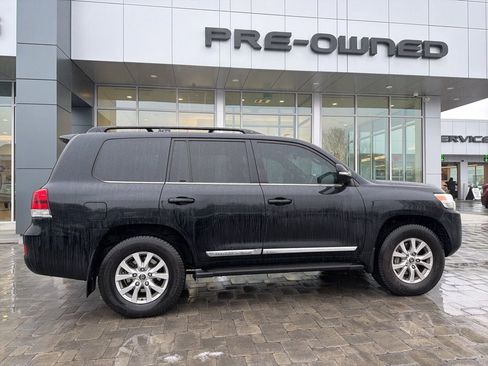 Used 2021 Toyota Land Cruiser image 4