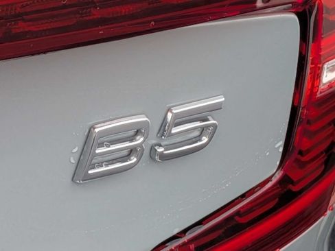 Used 2024 Volvo S60 B5 Plus w/ Climate Package FWD image 11