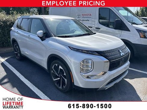 Used 2024 Mitsubishi Outlander SE FWD image 1