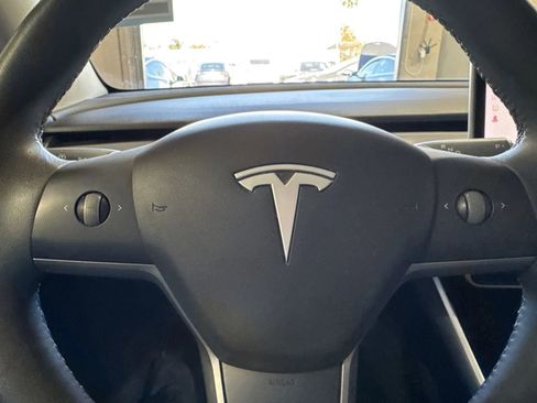 Used 2020 Tesla Model Y Performance image 18