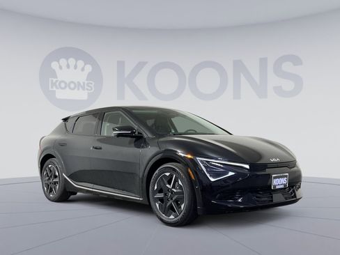 New 2025 Kia EV6 Wind image 8