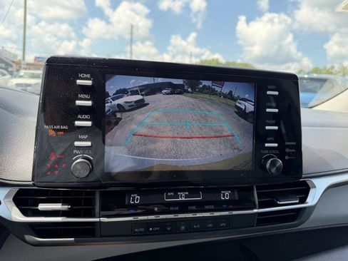 Used 2021 Toyota Sienna LE FWD image 59