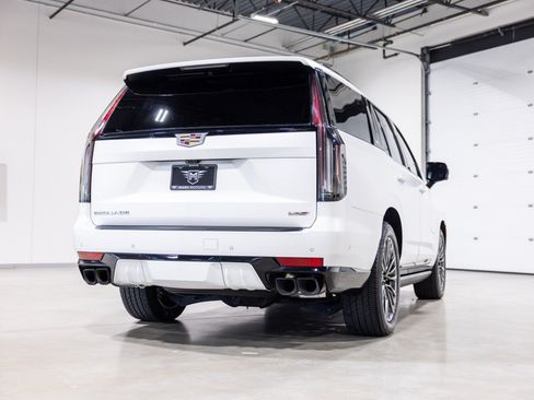 Used 2024 Cadillac Escalade V AWD/4WD image 4