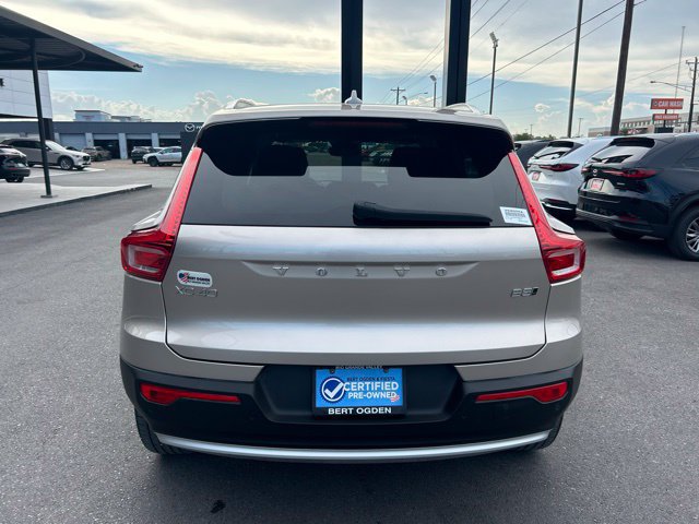 Used 2023 Volvo XC40 B5 Plus w/ Driver Assist Package AWD/4WD image 5