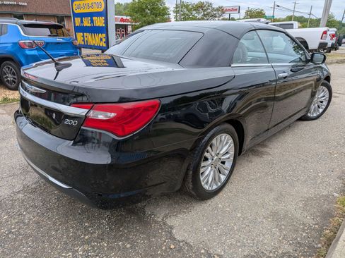 Used 2011 Chrysler 200 Limited FWD image 17
