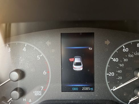 Used 2025 Toyota Corolla LE image 9