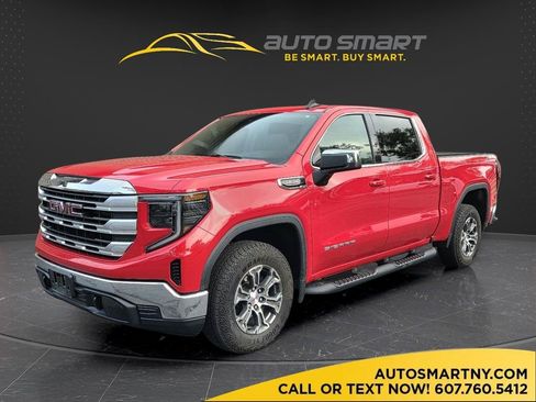 Used 2025 GMC Sierra 1500 SLE w/ X31 Off-Road Package AWD/4WD image 1
