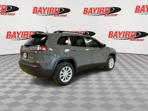 Used 2022 Jeep Cherokee Latitude Lux w/ Sun & Sound Group AWD/4WD image 8