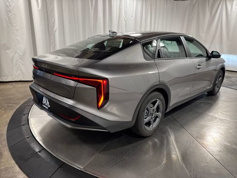 New 2026 Kia K4 LXS FWD image 5