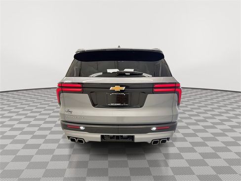 Certified 2025 Chevrolet Traverse LT image 10