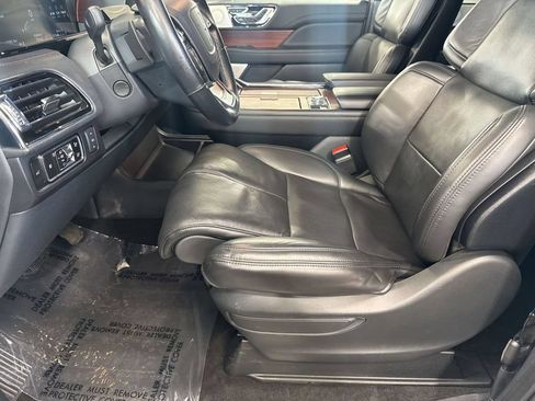 Certified 2023 Lincoln Navigator Reserve AWD/4WD image 12