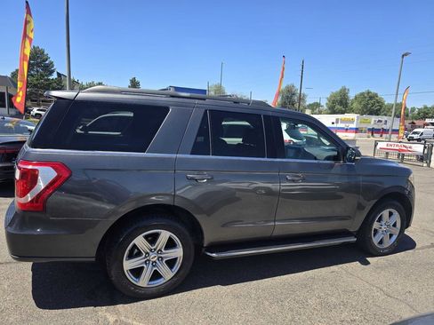Used 2018 Ford Expedition XLT w/ Equipment Group 202A AWD/4WD image 9