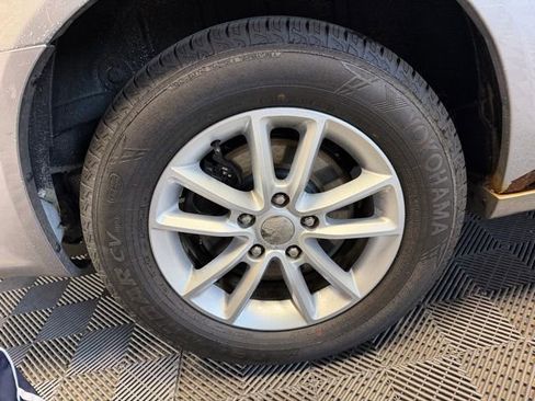 Used 2013 Dodge Grand Caravan SXT FWD image 39