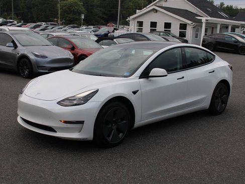 Used 2022 Tesla Model 3 Long Range AWD/4WD image 3