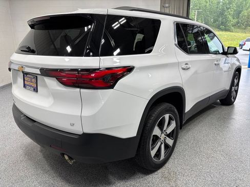 Used 2023 Chevrolet Traverse LT w/ LT Premium Package AWD/4WD image 7