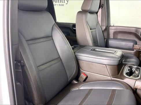 Used 2021 GMC Sierra 3500 Denali w/ Denali Ultimate Package image 7