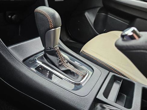 Used 2017 Subaru Crosstrek 2.0i Limited image 11