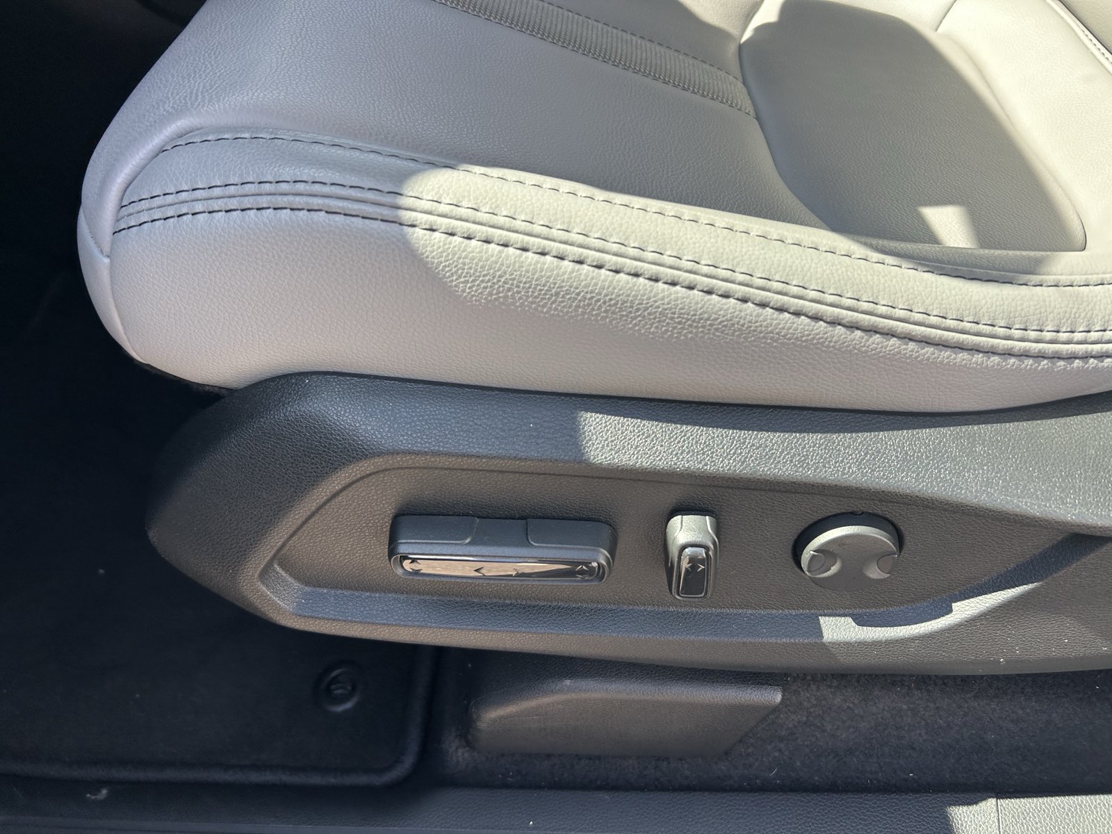 Used 2025 Honda Pilot Touring image 16