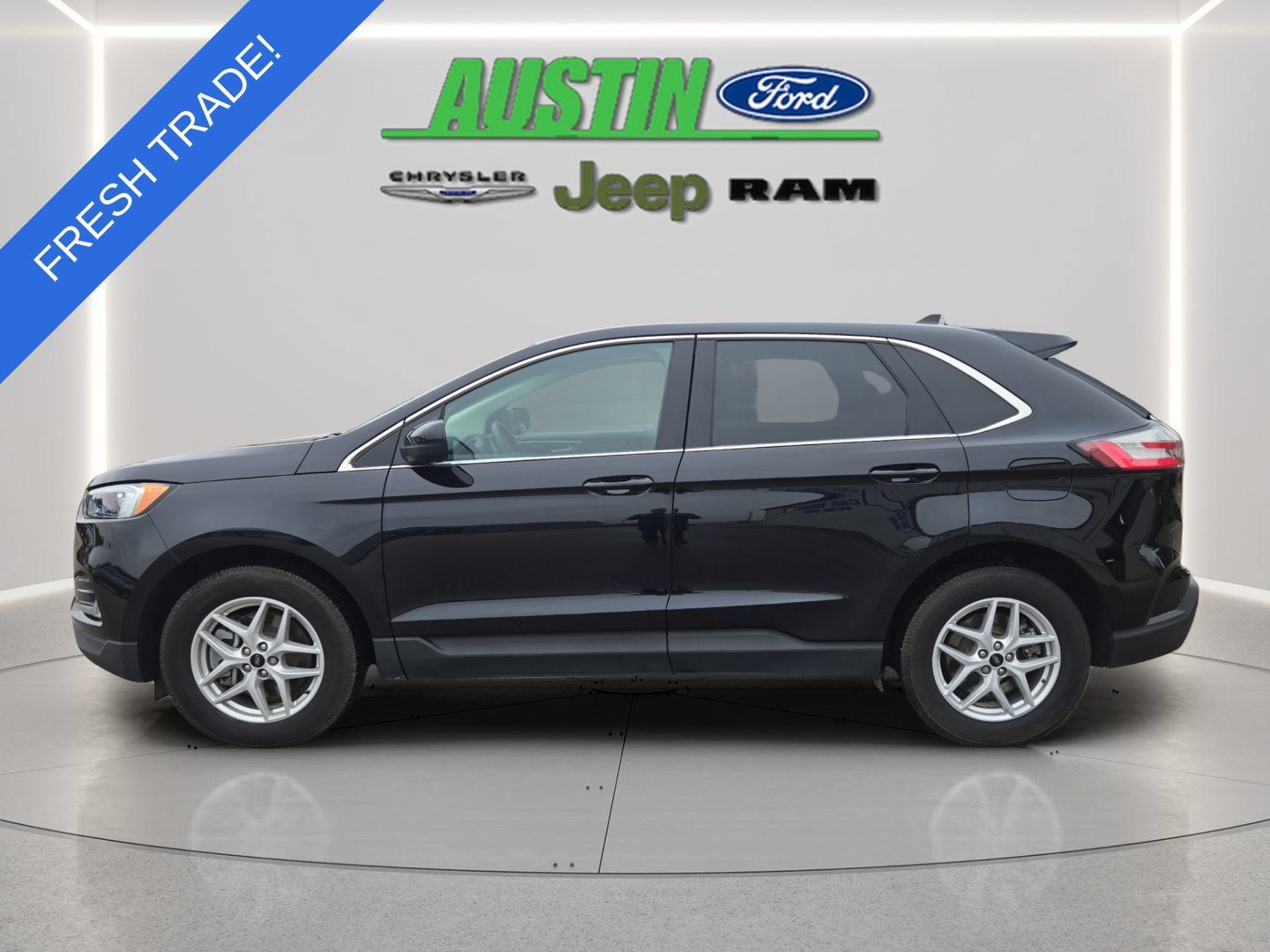 Used 2024 Ford Edge SEL w/ Convenience Package AWD/4WD image 2