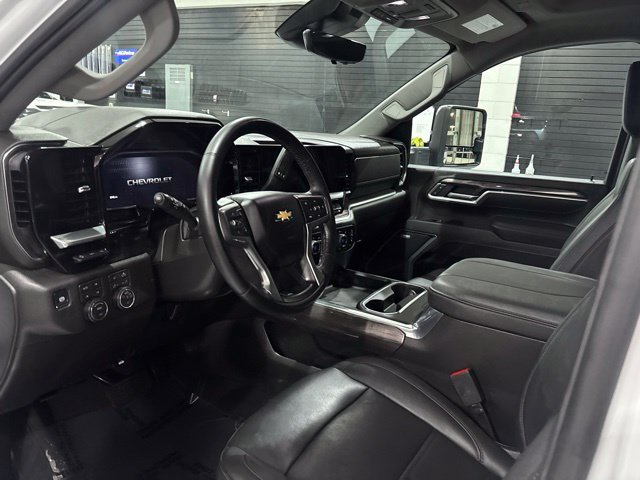 Used 2026 Chevrolet Silverado 2500 LTZ w/ LTZ Convenience Package AWD/4WD image 10